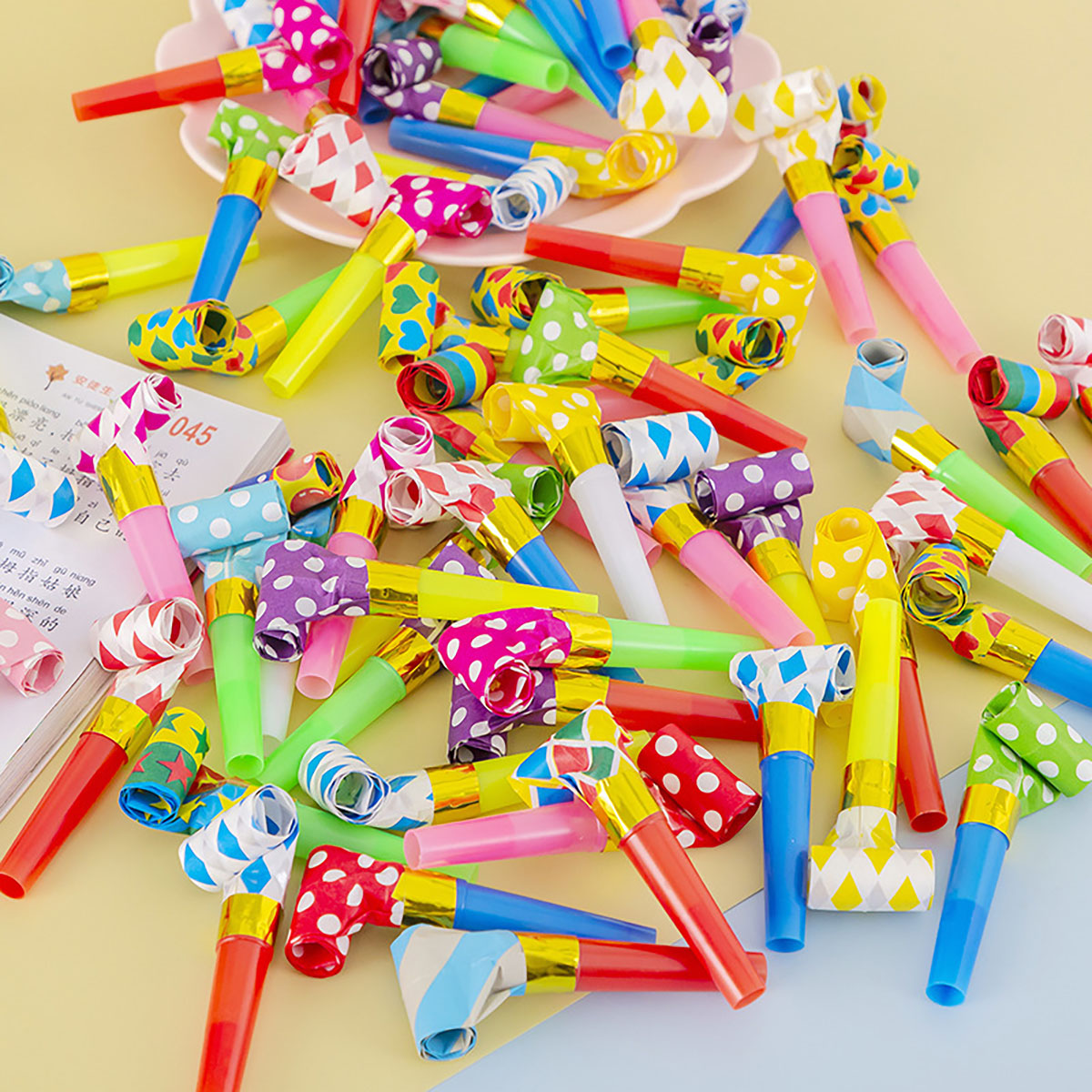 30PCS Colorful Whistles Toy Fu - Party Games Engagement 评论和价格